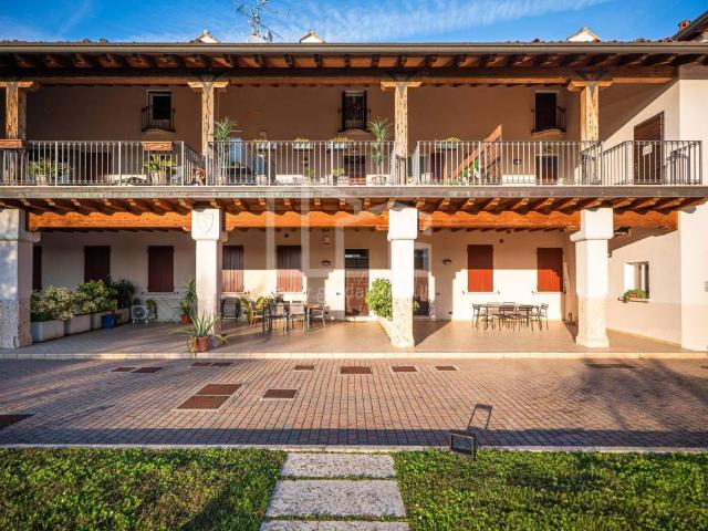 Appartamento in vendita a Desenzano Del Garda, Lombardia