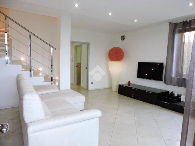 Appartamento in vendita a Vicina, Desenzano Del Garda