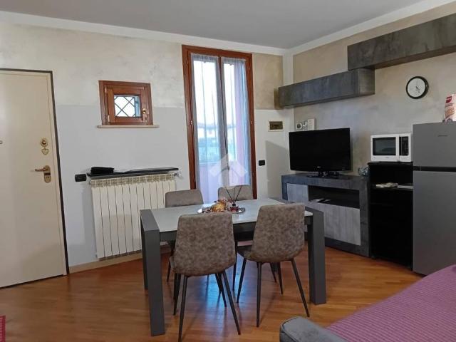 Appartamento in vendita a Desenzano Del Garda, Lombardia
