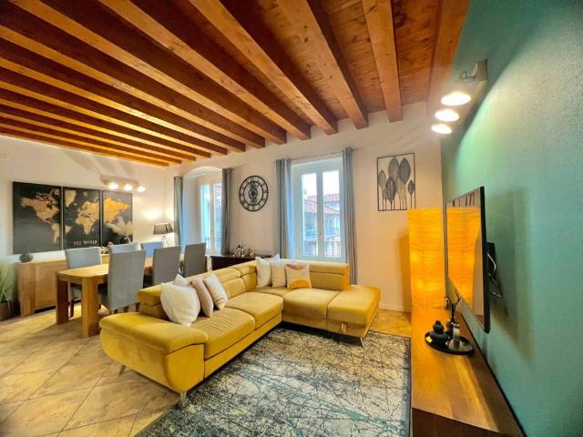 Appartamento in vendita a Desenzano Del Garda, Lombardia
