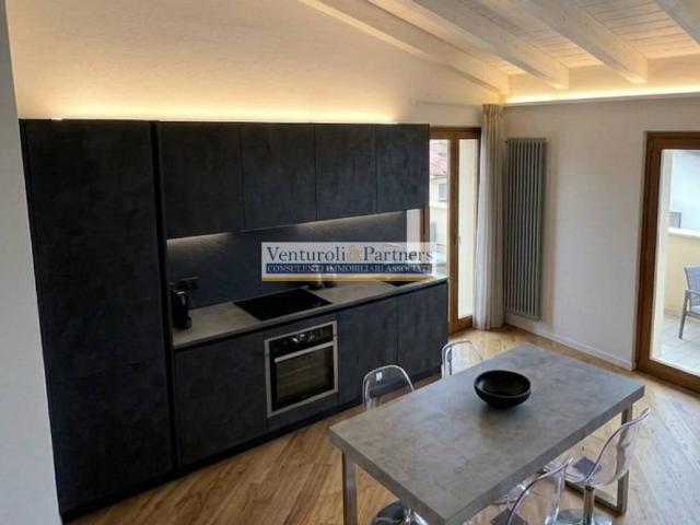 Appartamento in vendita a Rivoltella del Garda, Desenzano Del Garda