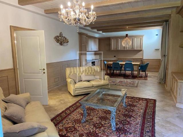 Appartamento in vendita a Desenzano Del Garda, Lombardia