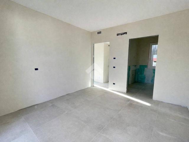 Appartamento in vendita a Desenzano Del Garda, Lombardia