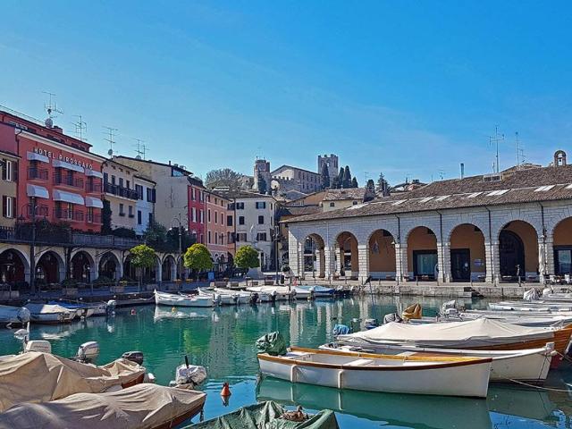 Appartamento in vendita a Desenzano Del Garda, Lombardia