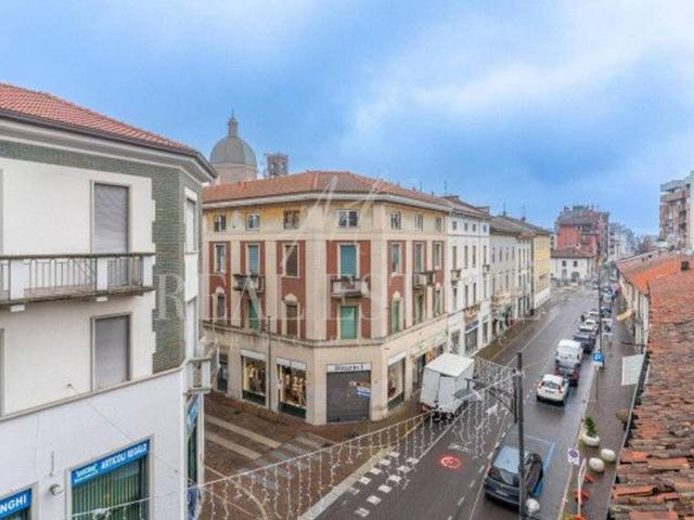 Appartamento in vendita a Pont, Desio