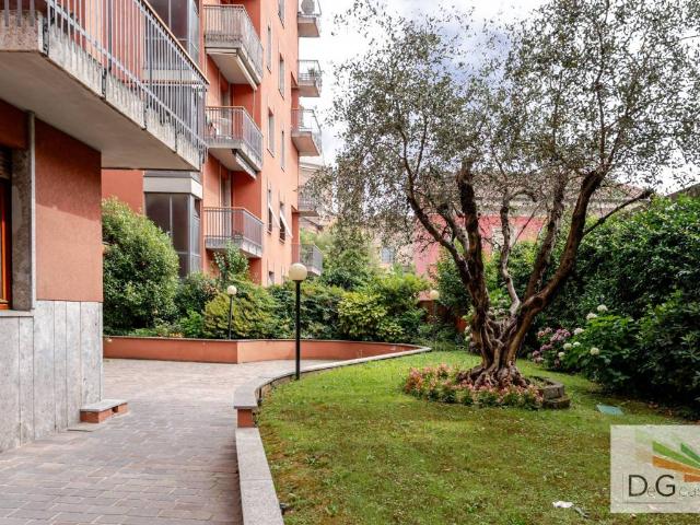 Appartamento in vendita a Pont, Desio