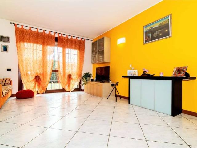 Appartamento in vendita a Spaccone, Desio