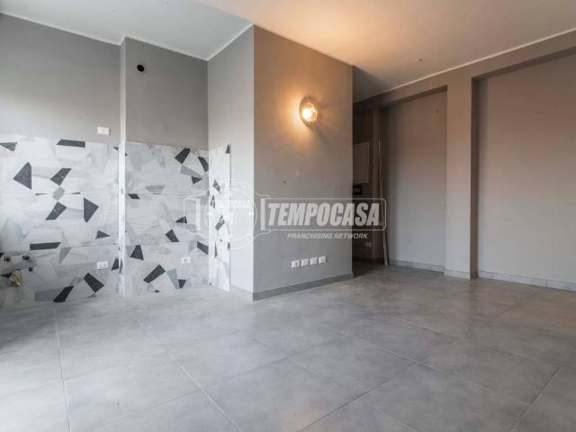 Appartamento in vendita a Piazza, Desio