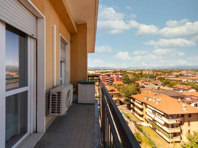 Appartamento in vendita a Sacro Cuore-Stazione, Desio