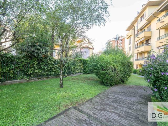 Appartamento in vendita a Piazza, Desio
