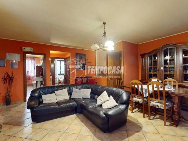 Villa Schiera in vendita a Alba, Cuneo