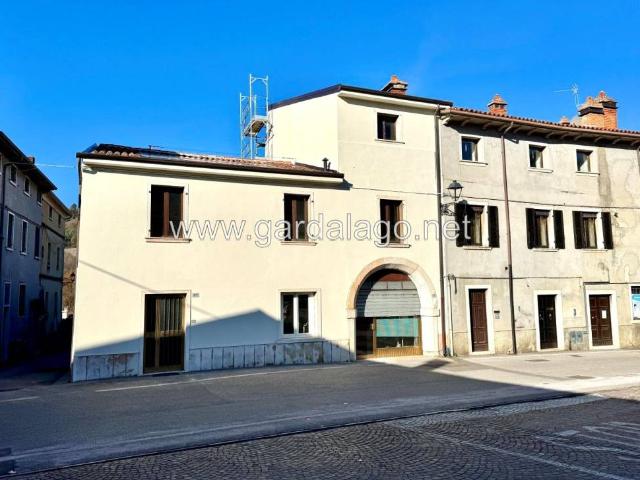 Appartamento in vendita a Dolcè, Veneto