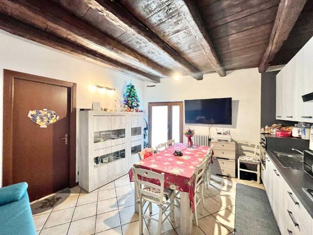 Appartamento in vendita a Dolcè, Veneto