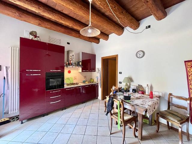 Appartamento in vendita a Dolcè, Veneto