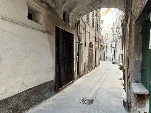 Appartamento in vendita a Dolceacqua, Liguria