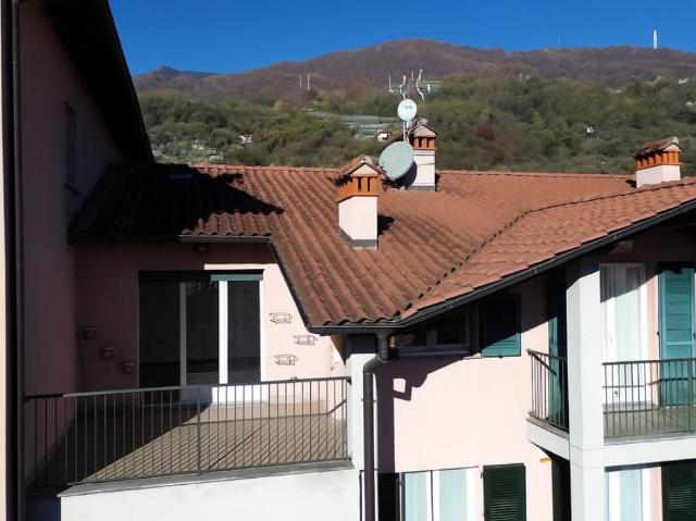 Appartamento in vendita a Campiedi, Dongo