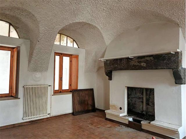 Appartamento in vendita a Donnas, Aosta