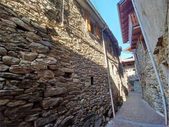 Appartamento in vendita a Donnas, Aosta