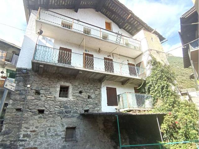 Appartamento in vendita a Donnas, Aosta