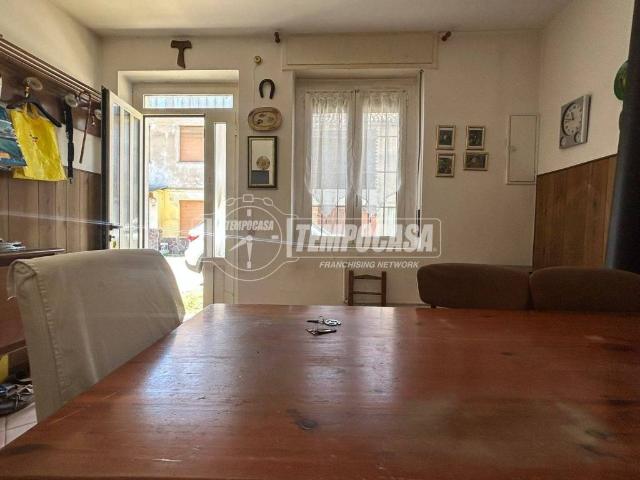 Villa Indipendente in vendita a Dorno, Lombardia