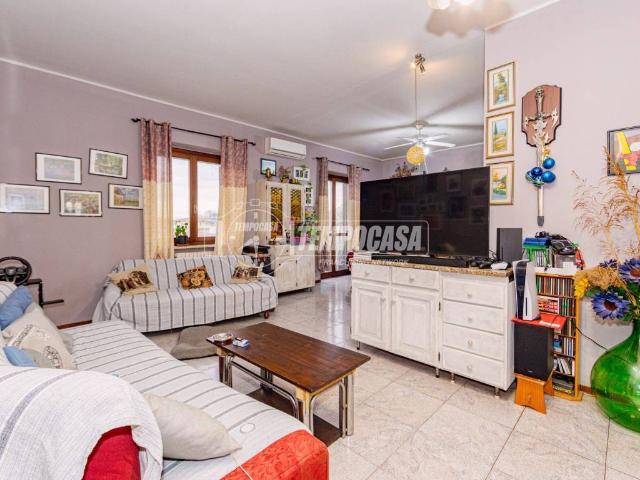 Appartamento in vendita a Dorno, Lombardia