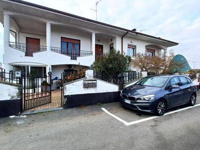 Appartamento in vendita a Dorno, Lombardia
