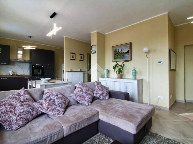 Appartamento in vendita a Dorno, Lombardia