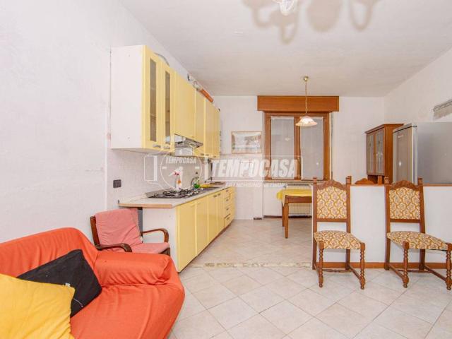 Villa Indipendente in vendita a Dorno, Lombardia