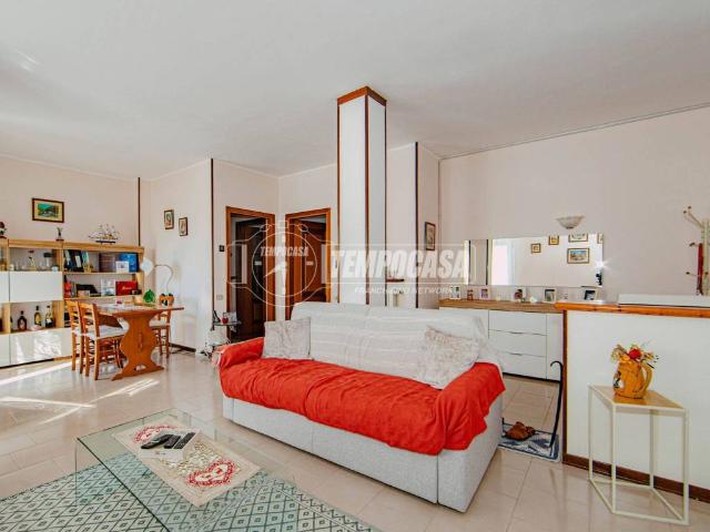 Appartamento in vendita a Dorno, Lombardia