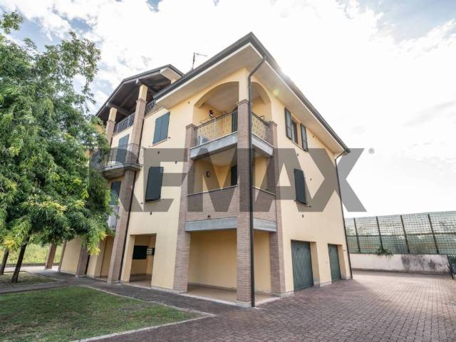 Appartamento in vendita a Dosolo, Mantova