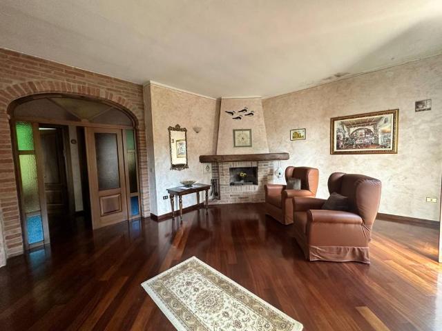 Appartamento in vendita a Dosolo, Lombardia
