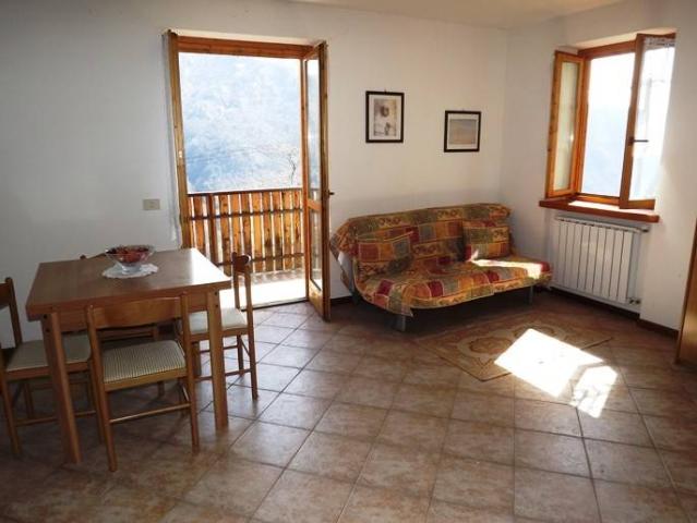 Appartamento in vendita a Comunità Montana della Valle Brembana, Dossena