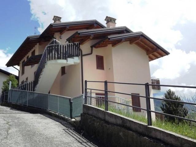 Appartamento in vendita a Comunità Montana della Valle Brembana, Dossena