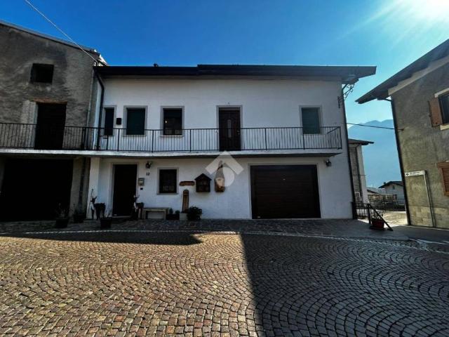 Appartamento in vendita a Dubino, Lombardia