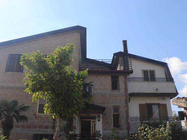 Appartamento in vendita a Dugenta, Campania