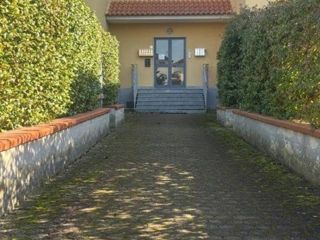Appartamento in vendita a Dugenta, Campania