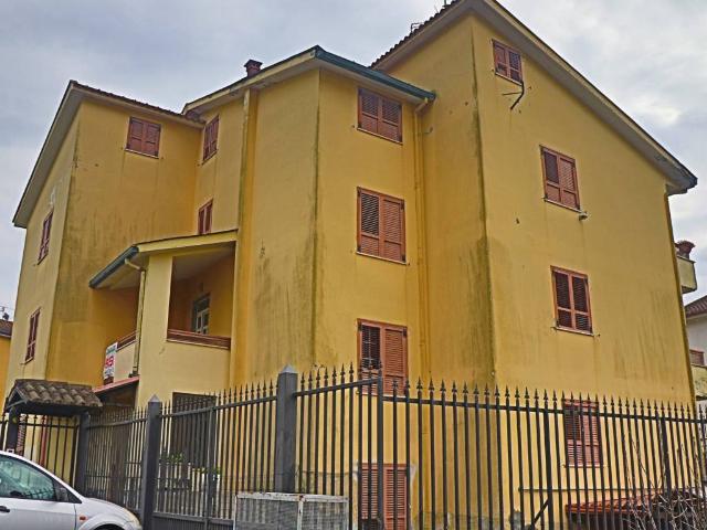 Appartamento in vendita a Dugenta, Campania