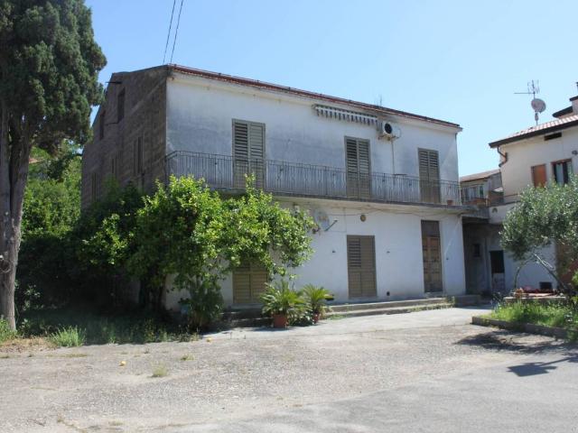 Appartamento in vendita a Dugenta, Campania