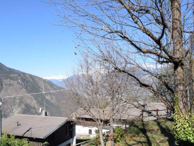 Appartamento in vendita a Emarese, Aosta