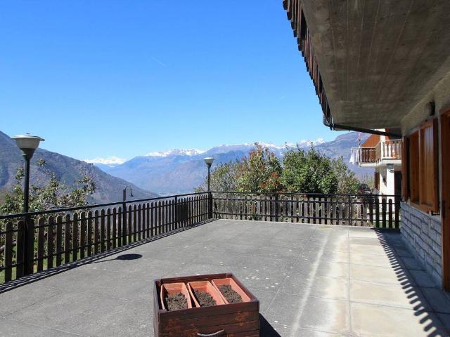 Appartamento in vendita a Emarese, Aosta