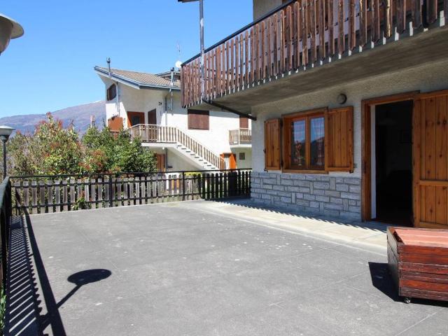 Appartamento in vendita a Emarese, Aosta