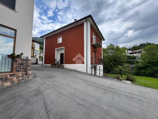 Villa Indipendente in vendita a Rova, Endine Gaiano