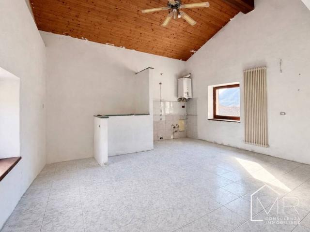 Appartamento in vendita a Endine Gaiano, Lombardia