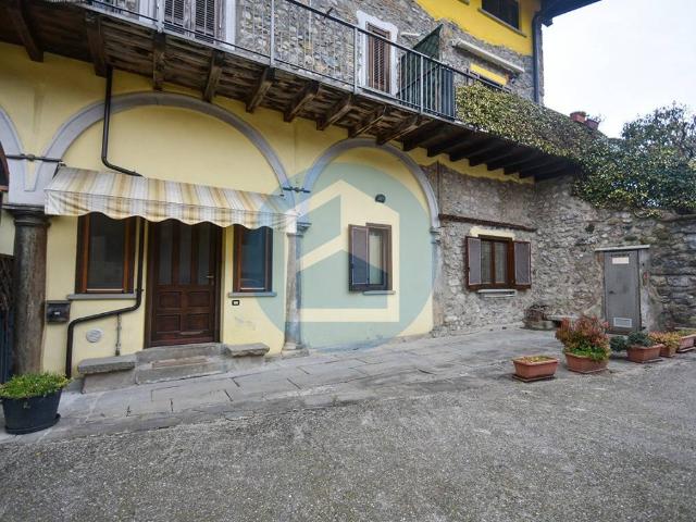 Appartamento in vendita a Endine Gaiano, Lombardia