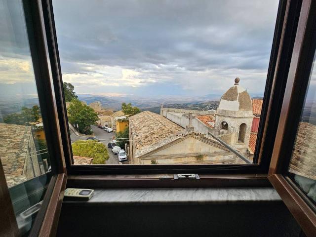 Appartamento in vendita a Lombardia, Enna