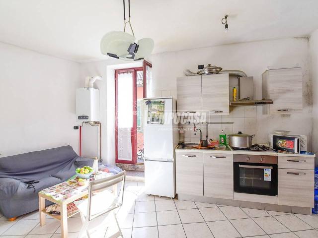 Appartamento in vendita a Crevenna, Erba
