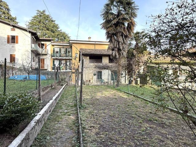 Appartamento in vendita a Crevenna, Erba
