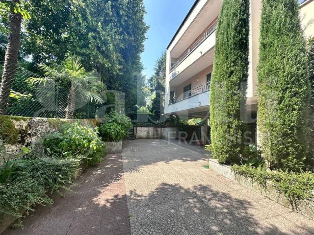 Appartamento in vendita a Buccinigo, Erba