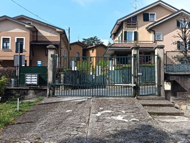 Appartamento in vendita a Carpesino, Erba