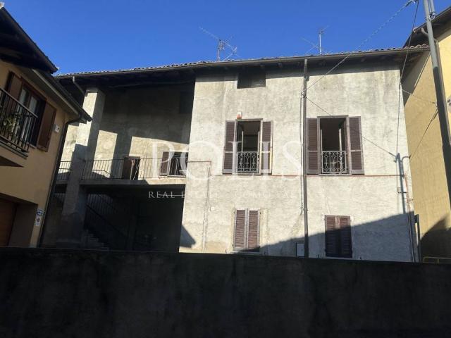 Appartamento in vendita a Buccinigo, Erba
